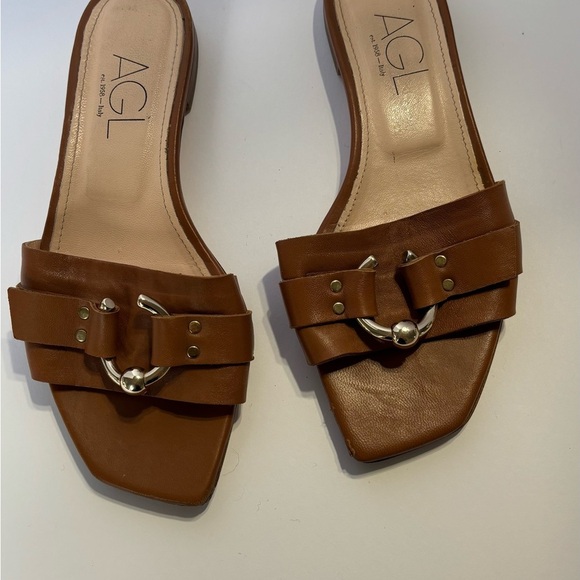 AGL Tan Leather Sandal with Gold Accents - Picture 1 of 5